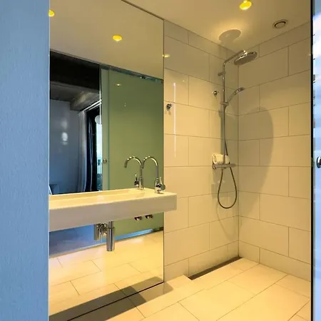 Stunning Industrial-style Loft By The Canals Διαμέρισμα