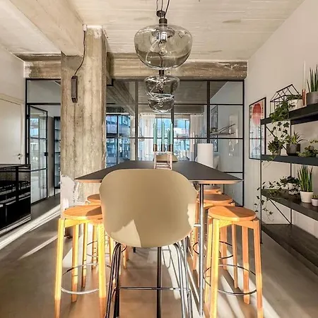 Stunning Industrial-style Loft By The Canals Apartment