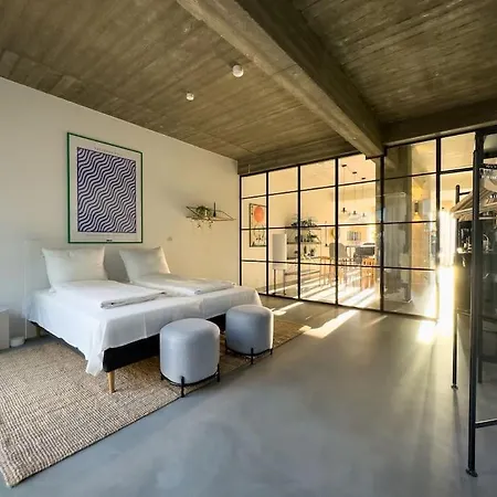 Апартаменты Stunning Industrial-style Loft By The Canals Копенгаген