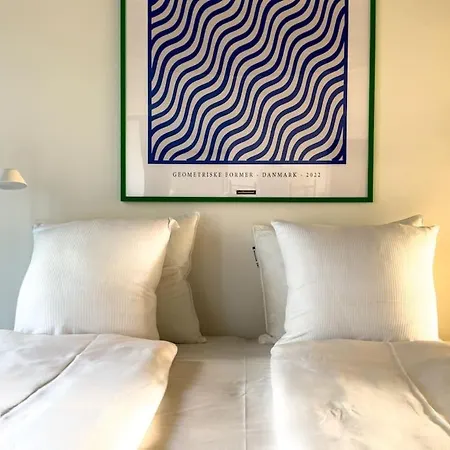 Stunning Industrial-style Loft By The Canals Апартаменты *