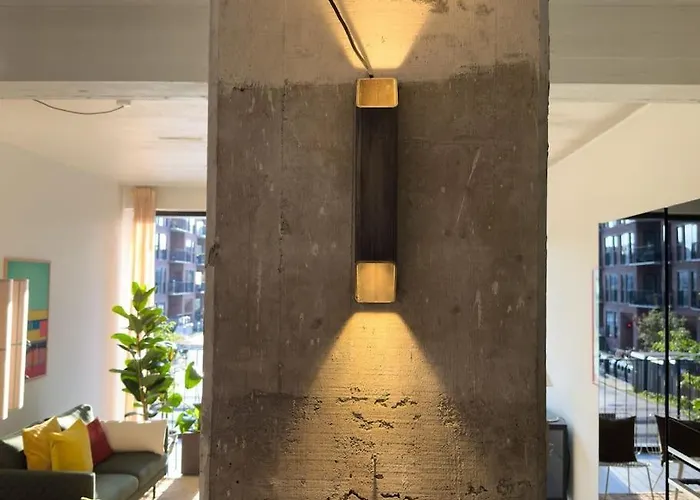 Stunning Industrial-style Loft By The Canals Apartament